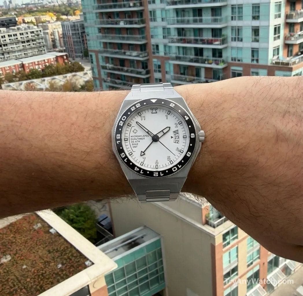 Micromilspec Dualtimer on a 18 Inch Wrist.